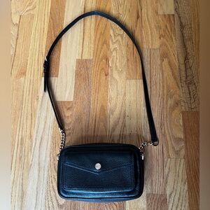 Michael Kors Crossbody Bag. Great condition.